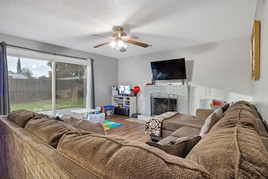 1029 N Gowdy St, Visalia, CA 93292 - photo 6