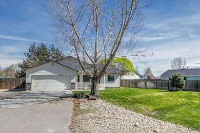 814 S Chestnut St, Nampa, ID 83686 - photo 2