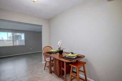 DiningRoom1