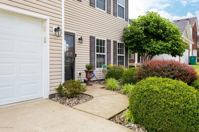 10705 Evanwood Dr, Louisville, KY 40228 - photo 3