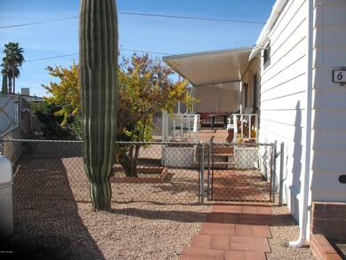 6017 Flying M East Side Yard
