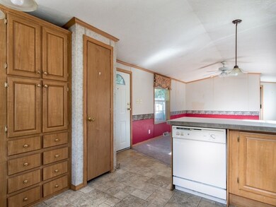 6 Mason St unit 33, Pepperell, MA 01463 - photo 4