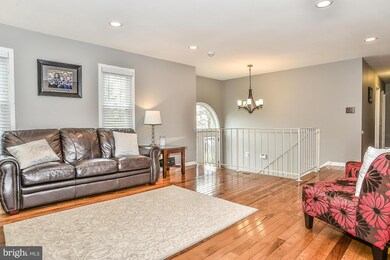 8006 Lake Pleasant Dr, Springfield, VA 22153 - photo 4