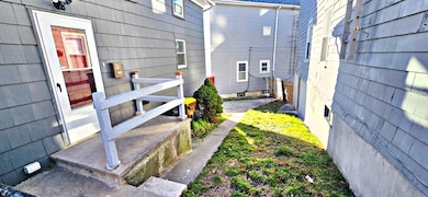 23 Pitman St, Fall River, MA 02723 - photo 3