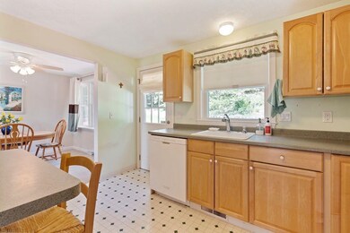 10 Percheron Cir, Nashua, NH 03062 - photo 4