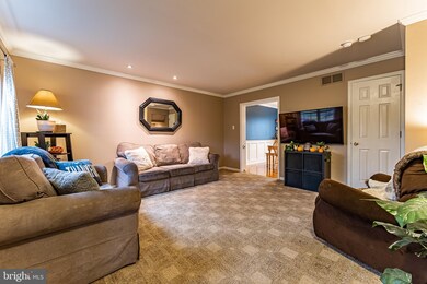 103 Manchester Ct, Harleysville, PA 19438 - photo 2