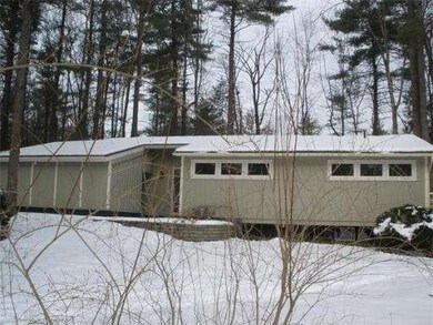 32 Hickory Ln, Amherst, MA 01002 - photo 4