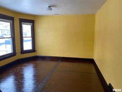 1424 W 14th St, Davenport, IA 52804 - photo 2