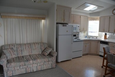 Dining Room & Kitchen
