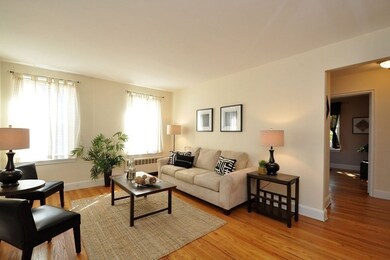 31 1/2 Englewood Ave unit 3, Brookline, MA 02445 - photo 2