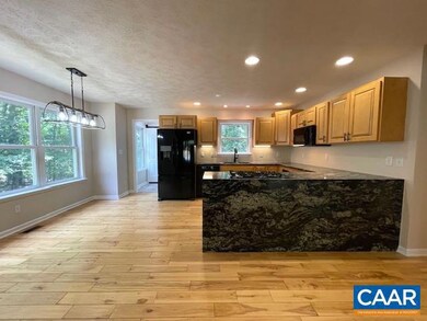 5630 Jakevor Ln, Scottsville, VA 24590 - photo 6