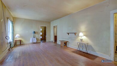 518 W Ridgeland Ave, Waukegan, IL 60085 - photo 6