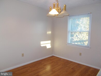 1041 Hampton Cir, Hagerstown, MD 21742 - photo 5