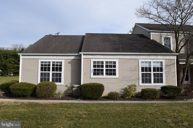310 Barrington Ct, Palmyra, PA 17078 - photo 2
