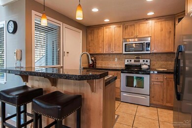 17636 Tennis Village unit 31, Sunriver, OR 97707 - photo 4