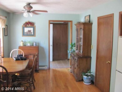 467 Virginia St, Strasburg, VA 22657 - photo 4