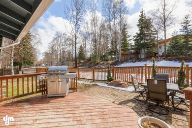 Exterior Front Deck 20190424-DW-47392-FU