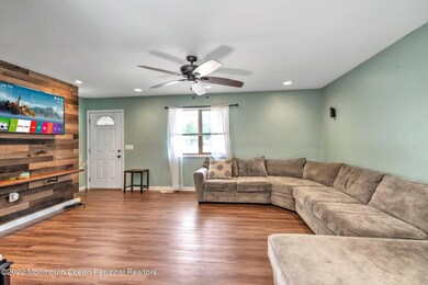 07-LIVING ROOM