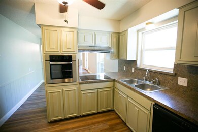 200 Page Ct, Hurst, TX 76053 - photo 6