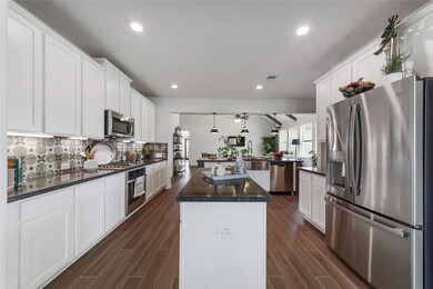 1845 Belle Place, Alvin, TX 77511 - photo 4