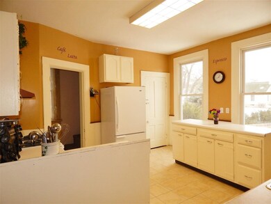 1114 E 13th St, Davenport, IA 52803 - photo 7