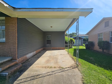 109 E Walker St, Augusta, GA 30901 - photo 2