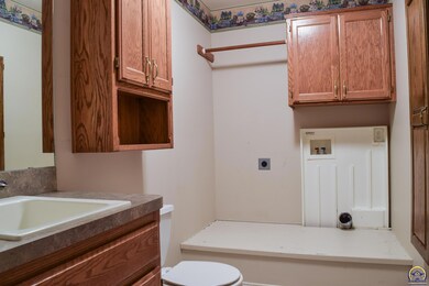 4435 SW Colly Creek Dr, Topeka, KS 66610 - photo 7