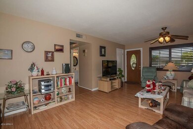 11119 W Desert Butte Dr unit 203, Sun City, AZ 85351 - photo 3