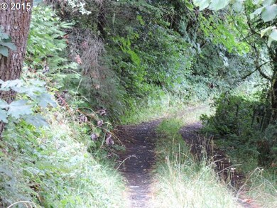 110 Briarwood Rd, Umpqua, OR 97486 - photo 7