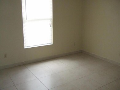 940 SW Abingdon Ave - Listing Pics (8)