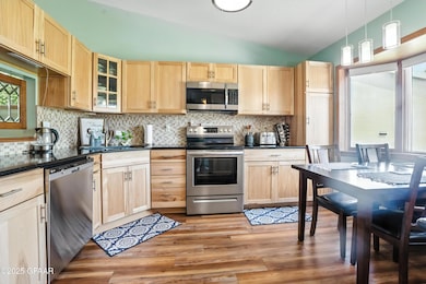 4582 Cherry St, Grand Forks, ND 58201 - photo 4