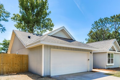 003-photo-front-view-8312662