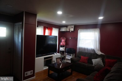 112 Runyon Ct, Manassas Park, VA 20111 - photo 4