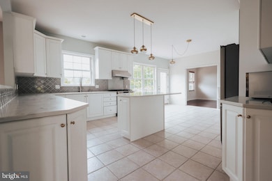 37 Sycamore Dr, Reading, PA 19606 - photo 7