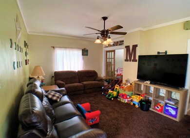 512 W Central Ave, Bluffton, IN 46714 - photo 3