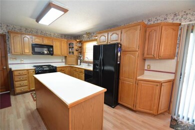 103 Buckingham Place, Statesville, NC 28625 - photo 4