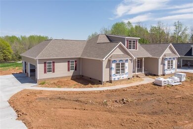 2531 Moon Creek Ln, Clover, SC 29710 - photo 4