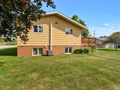 664 Randolph St, Mishicot, WI 54228 - photo 4