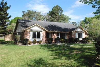 606 N Clear Creek Dr, Friendswood, TX 77546 - photo 2