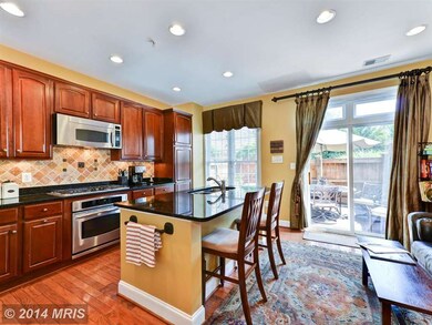 910 Slaters Ln unit 12, Alexandria, VA 22314 - photo 5