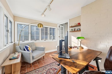 Quiet office/ guest room