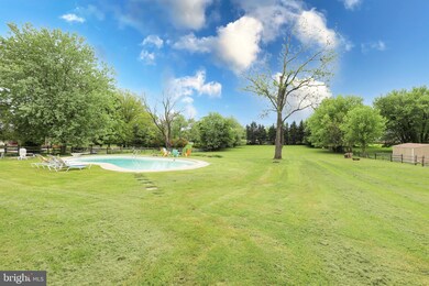 384 Maple Ave, Southampton, PA 18966 - photo 7