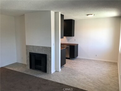 454 E Avenue q3 unit 7, Palmdale, CA 93550 - photo 2