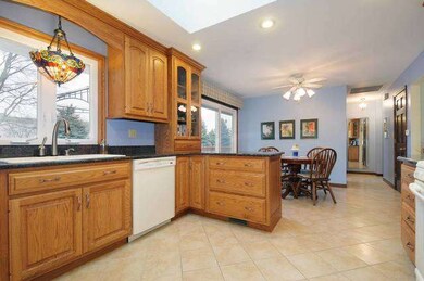 114 Osage Ct, Oswego, IL 60543 - photo 3