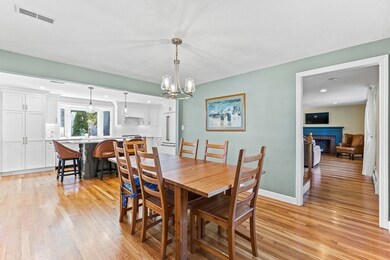 37 Gregory Rd, Wakefield, MA 01880 - photo 4