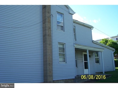315 W Spruce St, Tamaqua, PA 18252 - photo 2