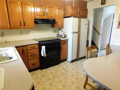 3322 Thomas St, Whitehall, PA 18052 - photo 4