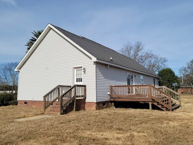 SIDE STOOP AND REAR DECK