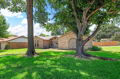 8400 Randy Dr, North Richland Hills, TX 76182 - photo 3