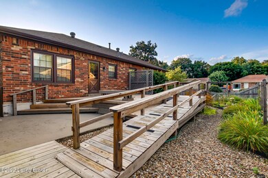 5801 Holly Oak Ct, Louisville, KY 40291 - photo 4